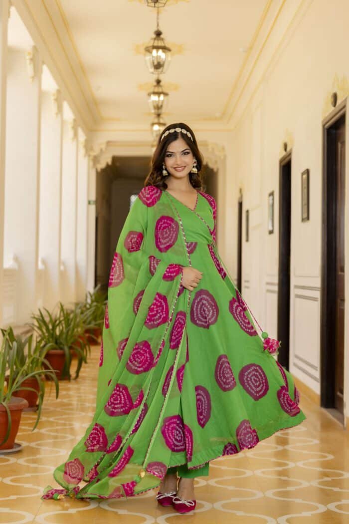 Green Bandhej Suit Set - Image 4