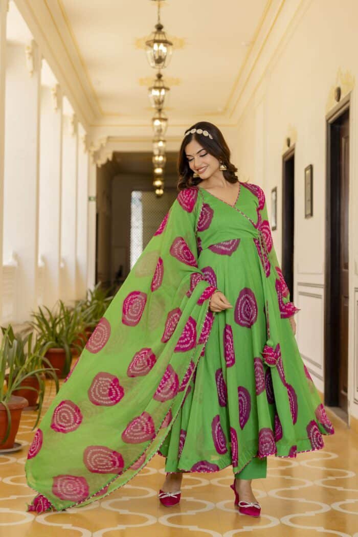 Green Bandhej Suit Set - Image 5