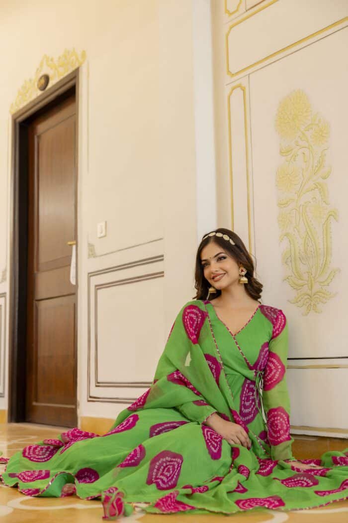 Green Bandhej Suit Set - Image 2