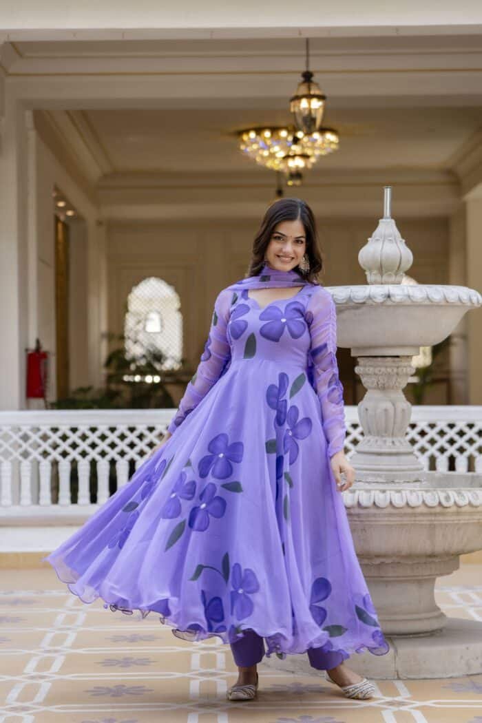 Lilac handpainted suit Set - Image 4
