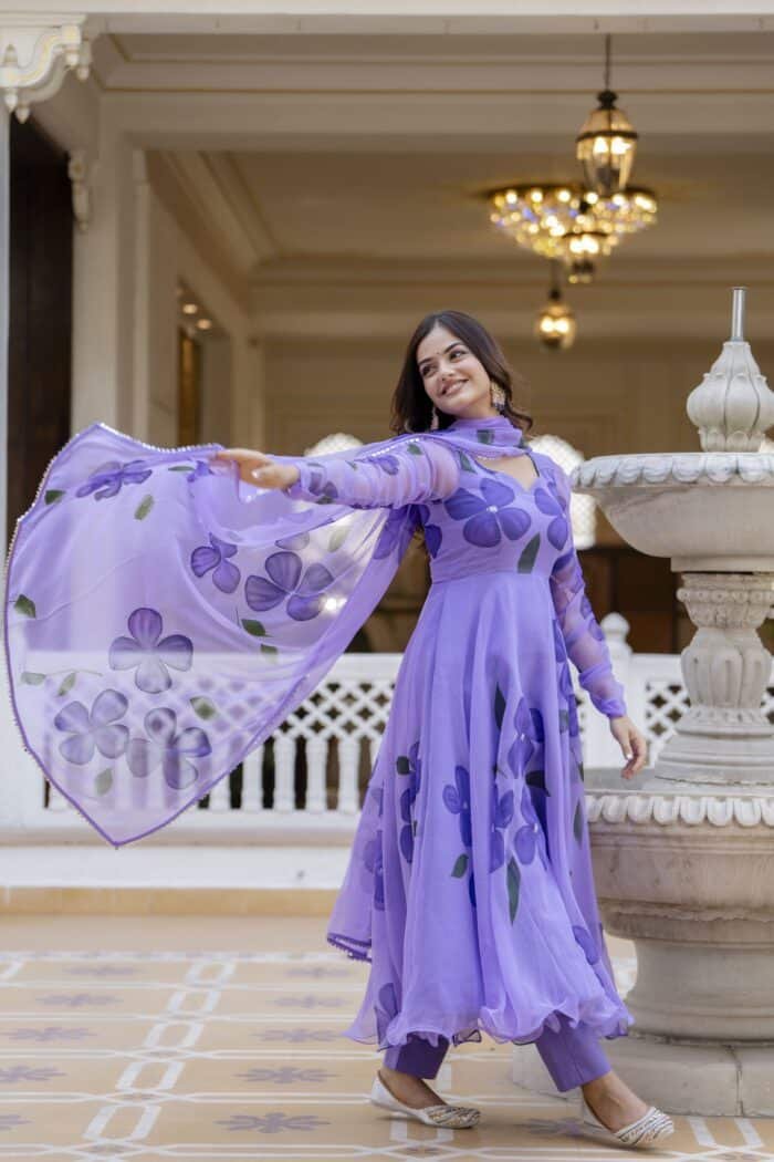 Lilac handpainted suit Set - Image 6