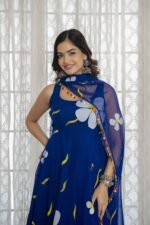 Morni Handpainted Suit Set - Image 9