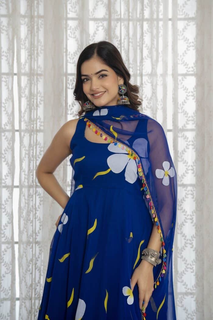 Morni Handpainted Suit Set - Image 9