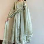 Nayra Glossy Suit Set