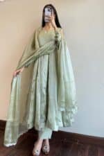 Nayra Glossy Suit Set