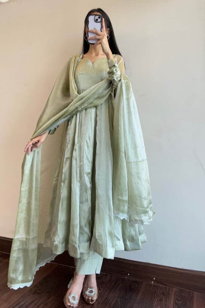 Nayra Glossy Suit Set - Image 1