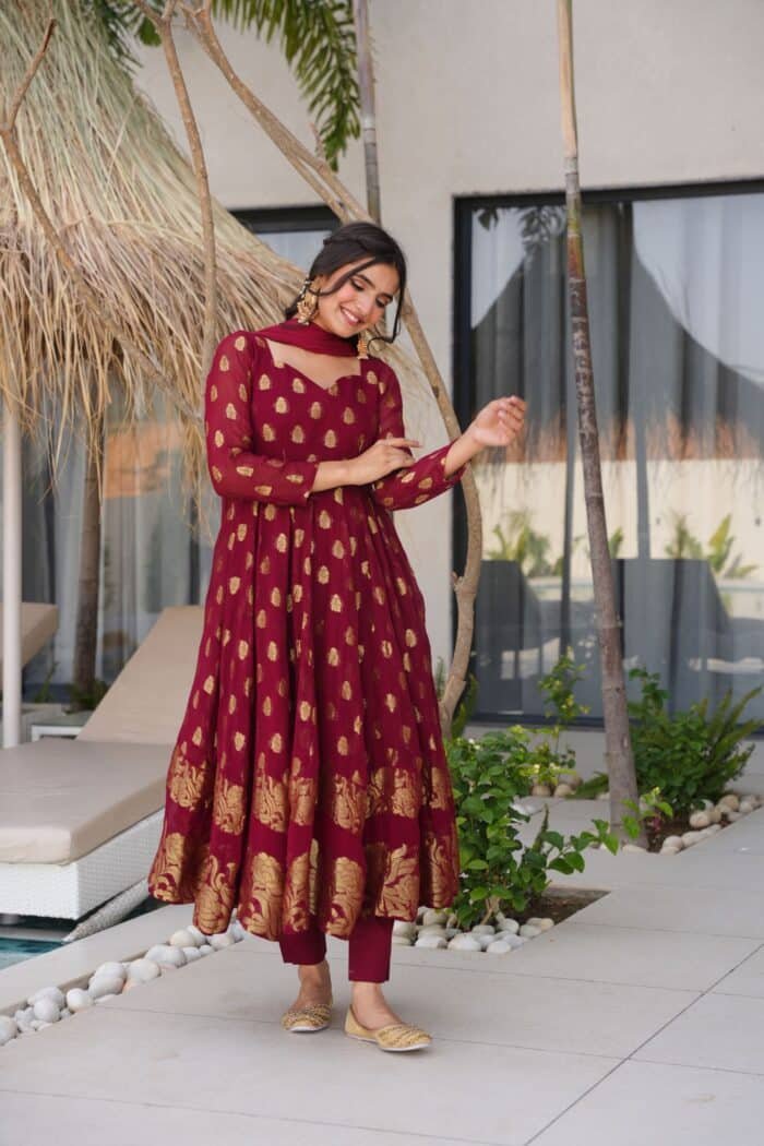 Sunehri Maroon Suit Set - Image 3