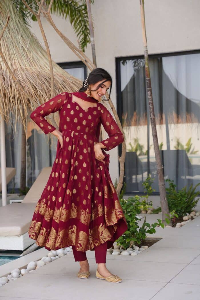 Sunehri Maroon Suit Set - Image 4