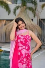 Gulabo Kurta Set - Image 5