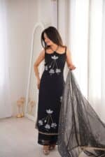 Zara Handpainted Set - Image 3