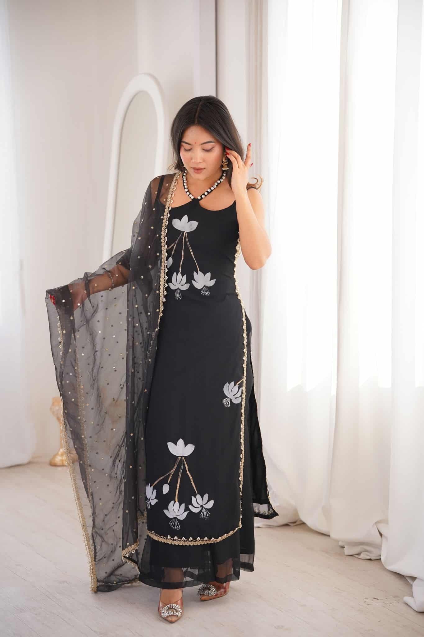 17 Zara Handpainted Set - Image 1