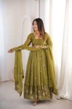 Meera Embroidered Suit Set - Image 4