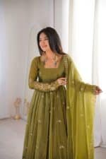 Meera Embroidered Suit Set - Image 9