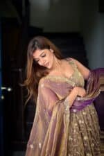 Kanak Embroidered Suit Set - Image 7