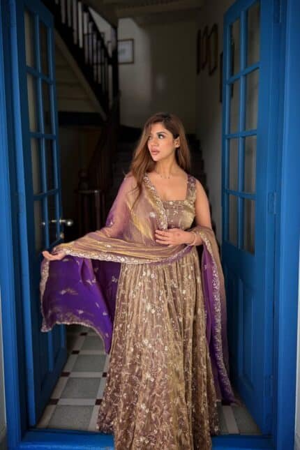 Kanak Embroidered Suit Set