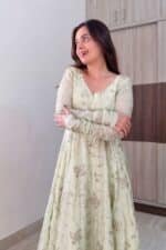 Pista Embroidered Suit Set - Image 4