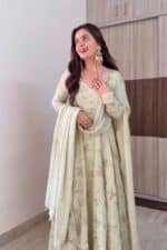 Pista Embroidered Suit Set - Image 5