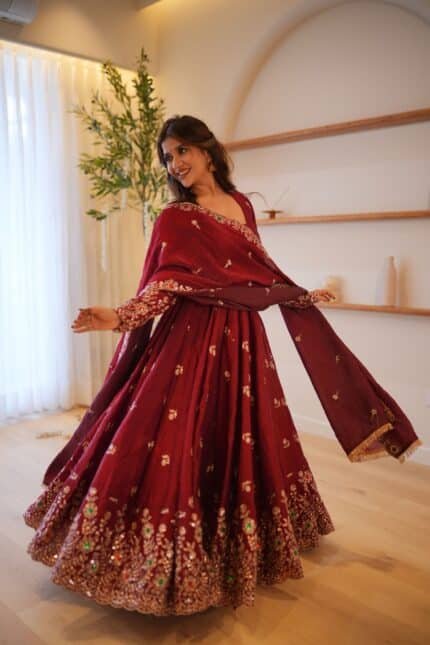 Kashvi Panel Suit Set