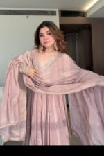 Diyara Luxe Suit Set - Image 5